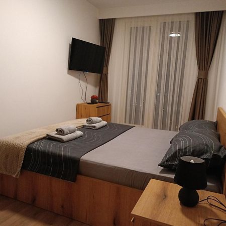 18Th & 16H Floor Secure Luxury Condos With Pool & Fitness Included In Price スコピエ エクステリア 写真