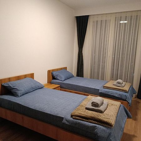 18Th & 16H Floor Secure Luxury Condos With Pool & Fitness Included In Price スコピエ エクステリア 写真