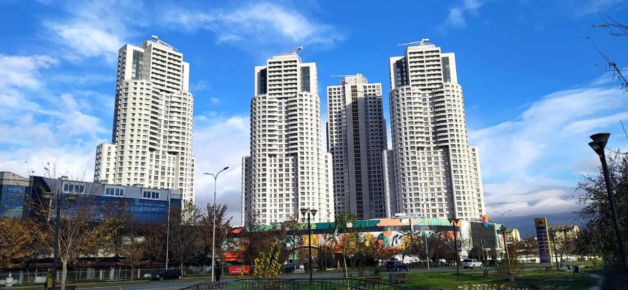 18Th & 16H Floor Secure Luxury Condos With Pool & Fitness Included In Price スコピエ エクステリア 写真