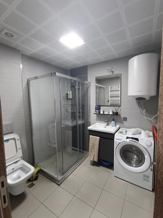 18Th & 16H Floor Secure Luxury Condos With Pool & Fitness Included In Price スコピエ エクステリア 写真