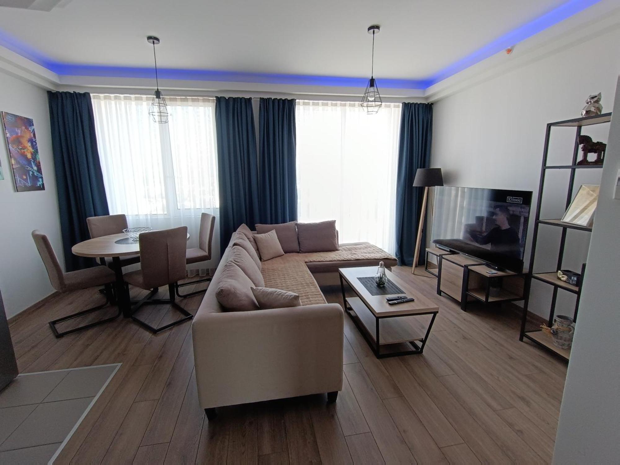 18Th & 16H Floor Secure Luxury Condos With Pool & Fitness Included In Price スコピエ エクステリア 写真