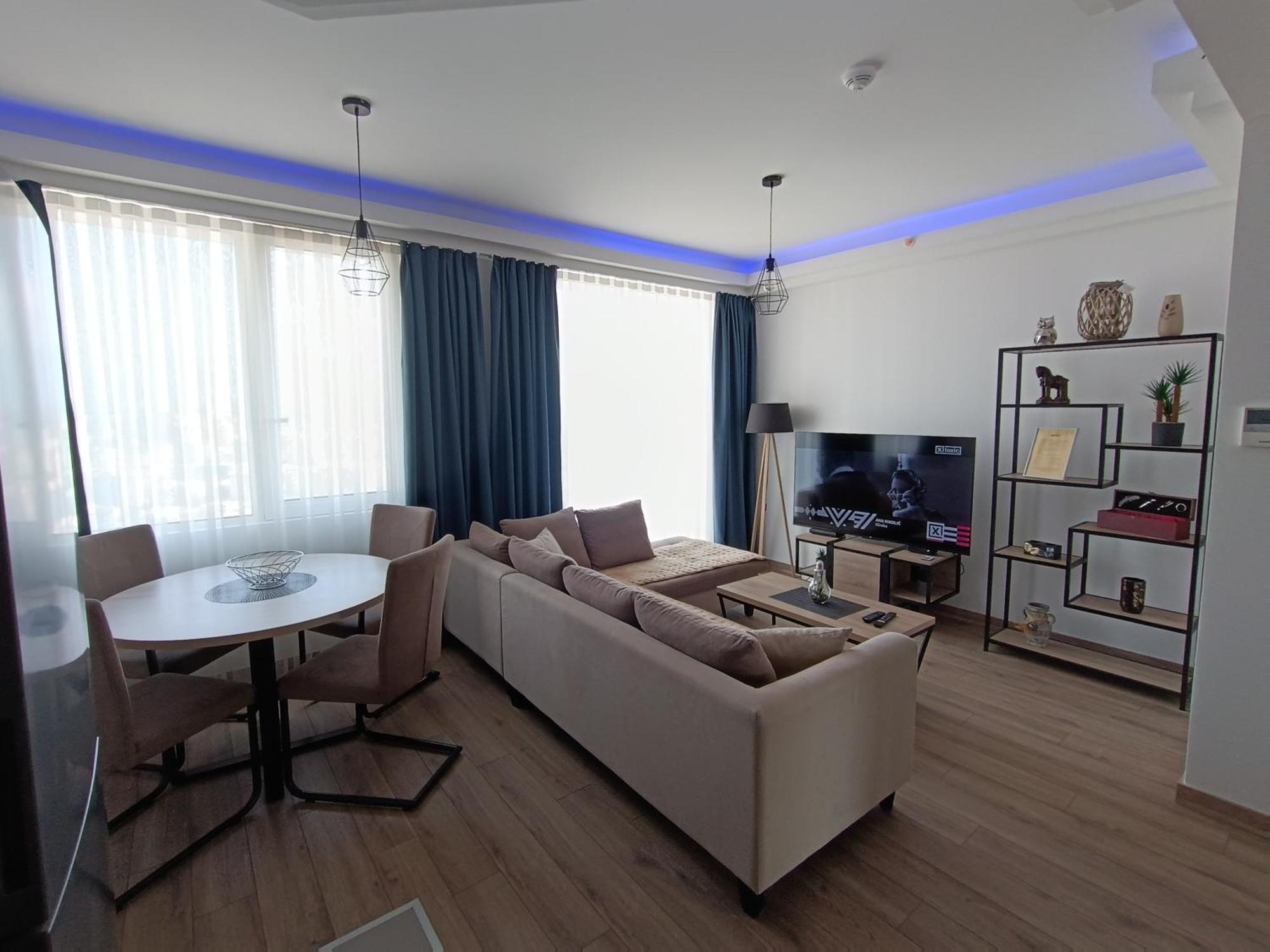 18Th & 16H Floor Secure Luxury Condos With Pool & Fitness Included In Price スコピエ エクステリア 写真