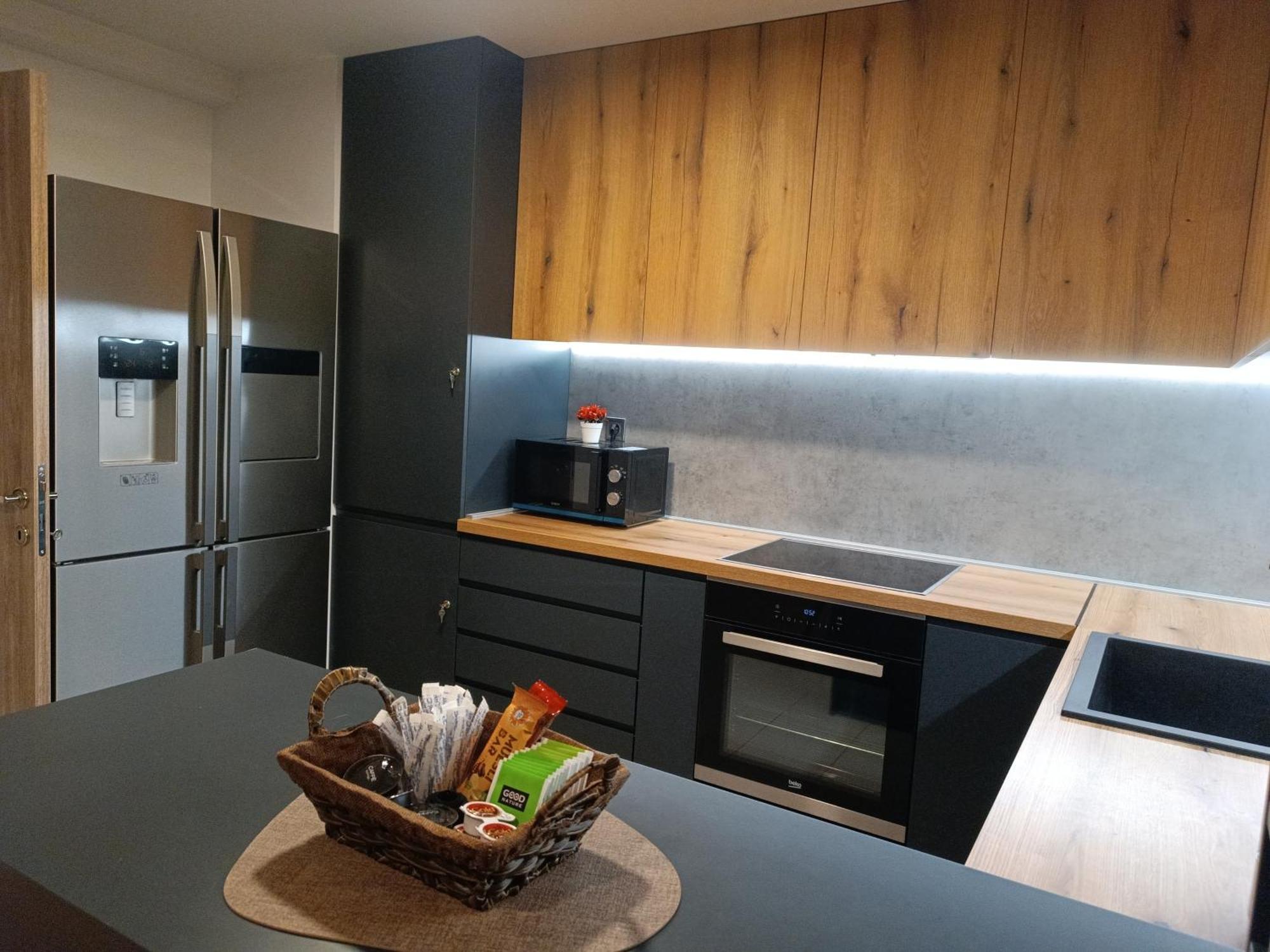 18Th & 16H Floor Secure Luxury Condos With Pool & Fitness Included In Price スコピエ エクステリア 写真