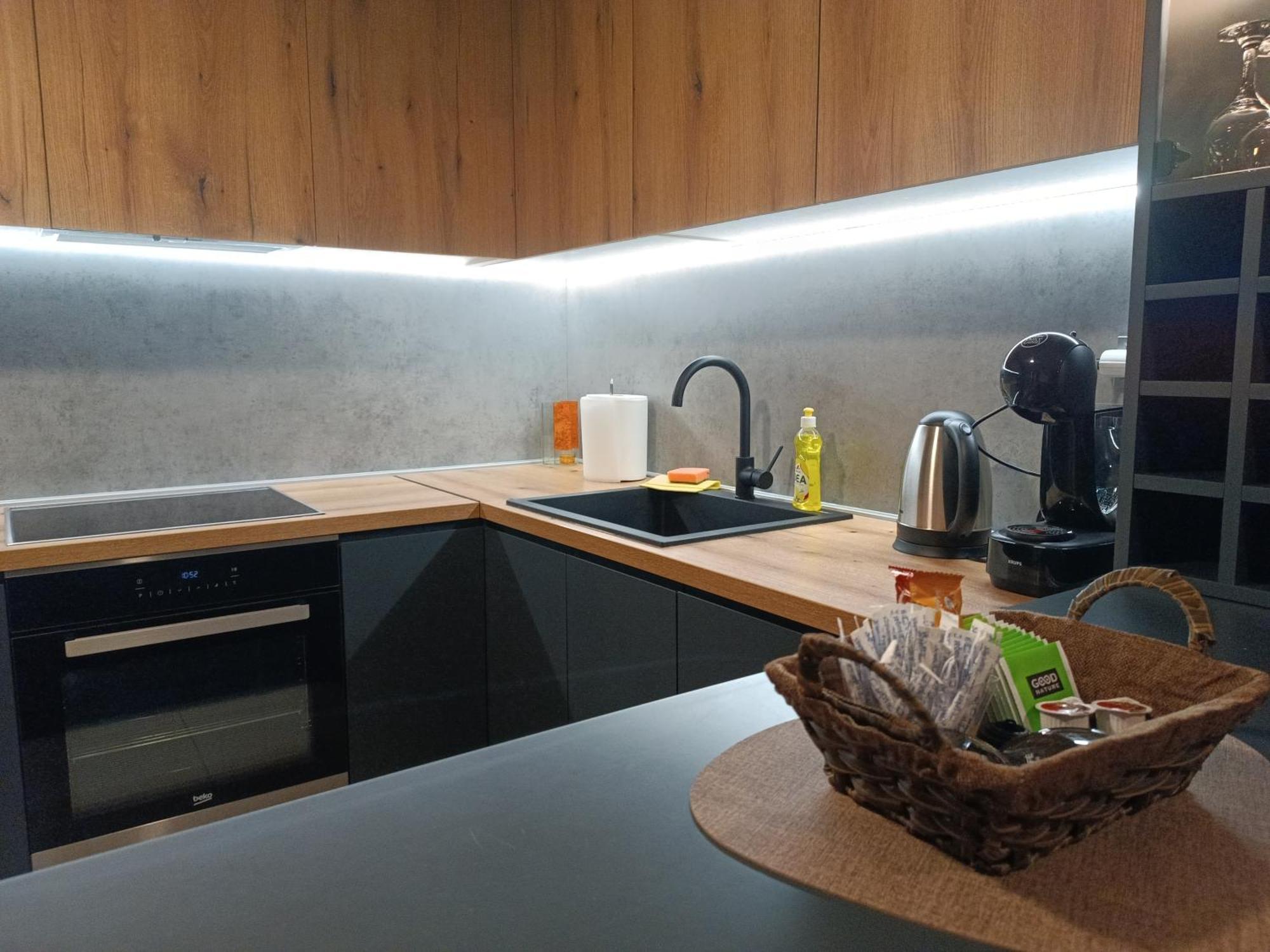 18Th & 16H Floor Secure Luxury Condos With Pool & Fitness Included In Price スコピエ エクステリア 写真