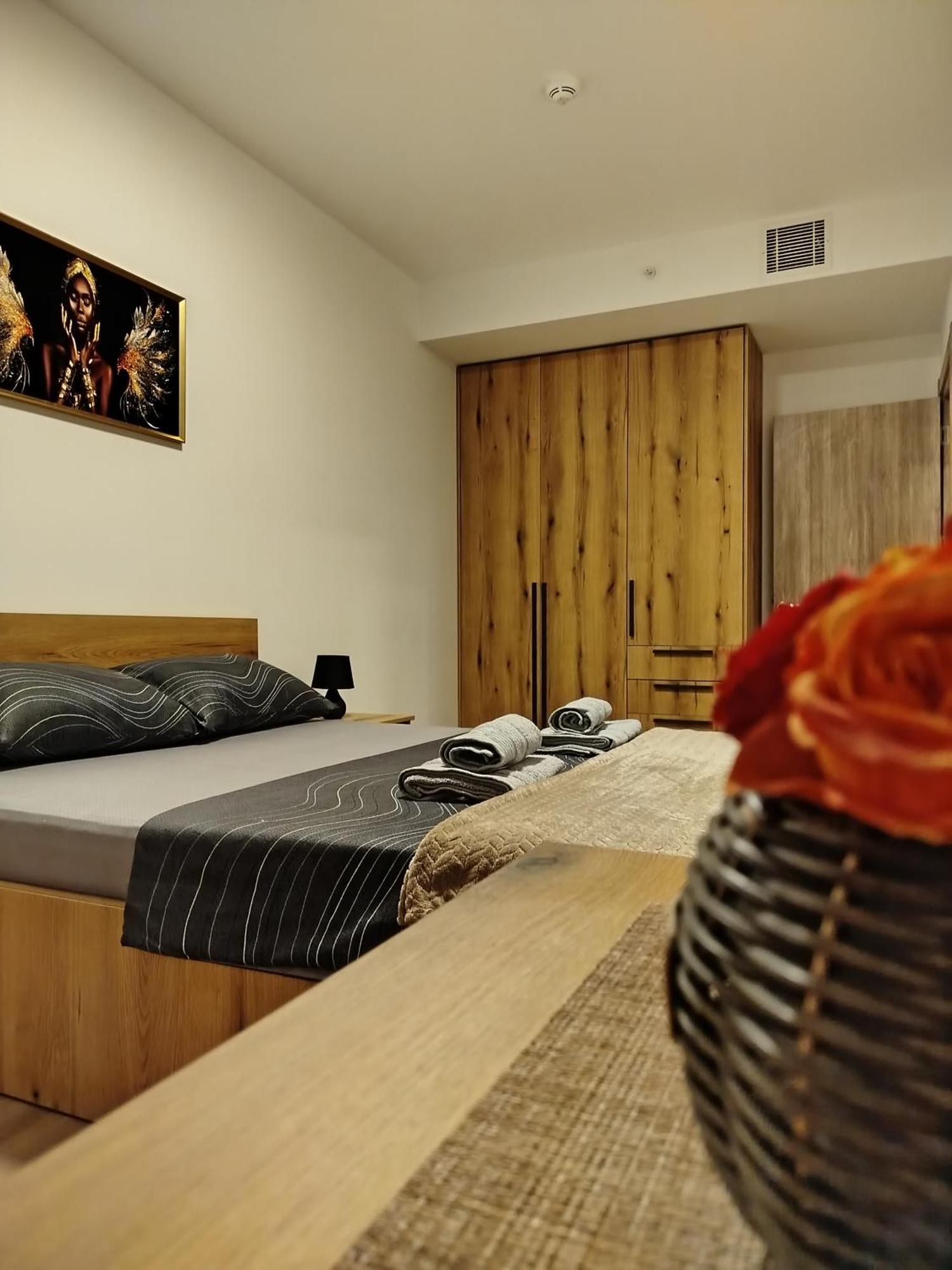 18Th & 16H Floor Secure Luxury Condos With Pool & Fitness Included In Price スコピエ エクステリア 写真